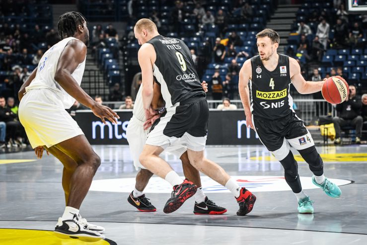 Crno-beli oborili rekord: Nemilosrdni Partizan sručio u koš MZT-a 120 poena!