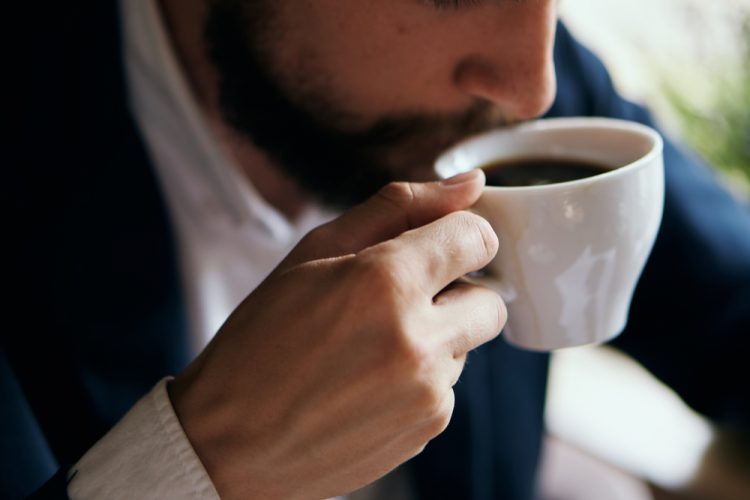 Da li možete da dehidrirate od pretjeranog konzumiranja kafe?