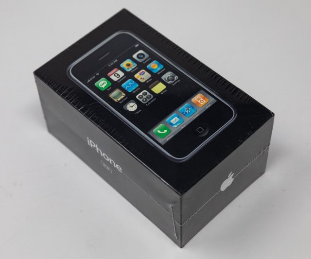Na prodaju iPhone prve generacije: Evo koliko košta komad istorije