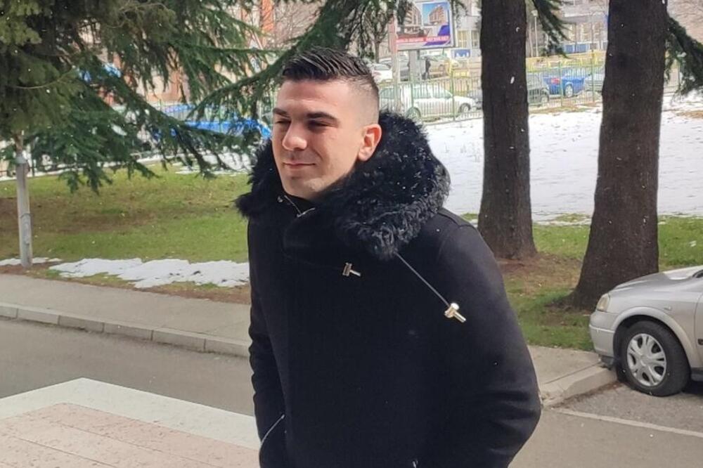 Mićunović i Kostić osuđeni na po dva mjeseca kućnog zatvora
