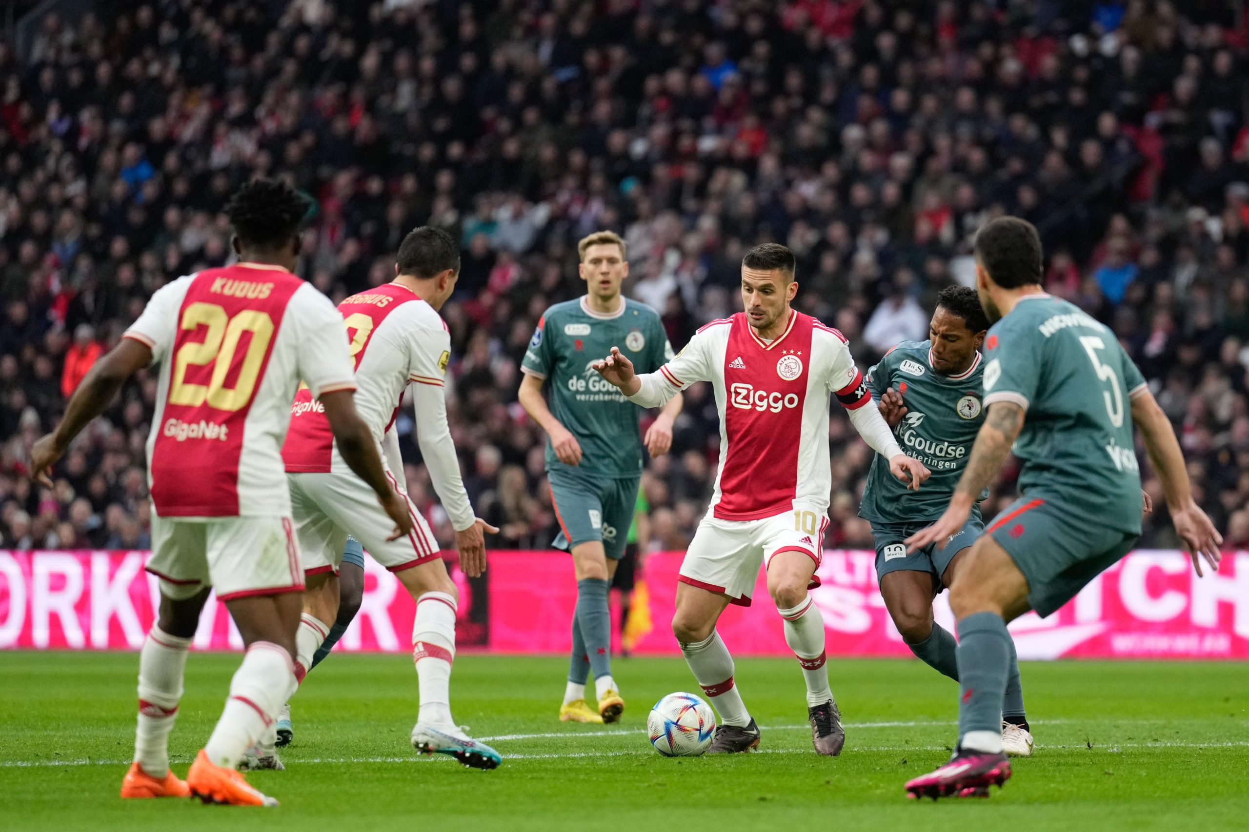 Tadić postigao 100. gol za Ajaks