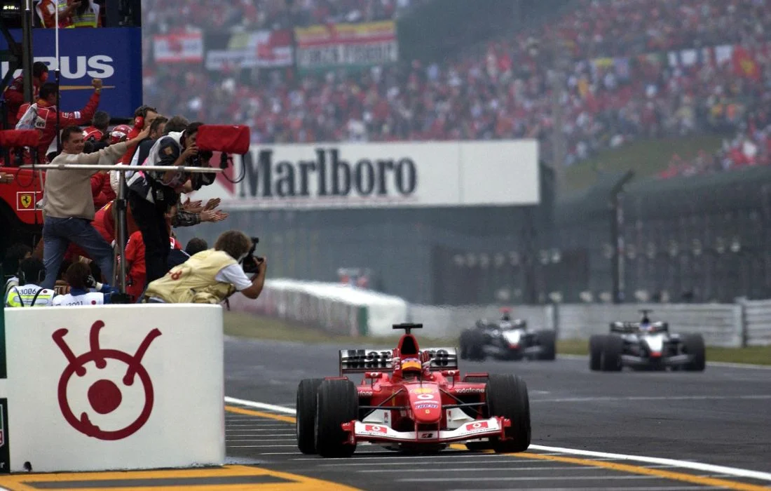 Formula 1: Lekler provozao legendarni Šumaherov Ferari iz 2003. godine (VIDEO)