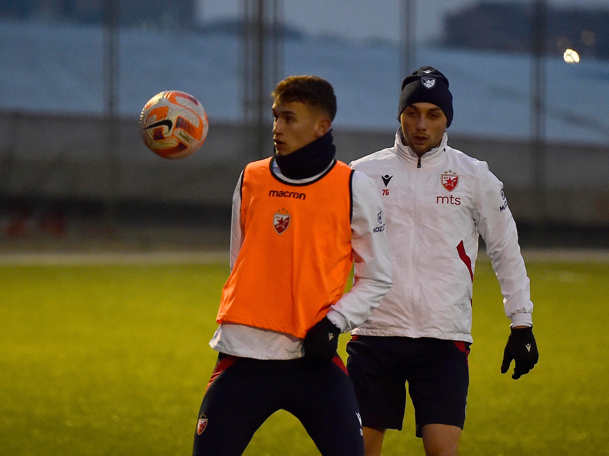 Mitrovićev menadžer tvrdi: Barselona šest mjeseci prati njegove igre, žele ga Atletiko, PSV i Valensija
