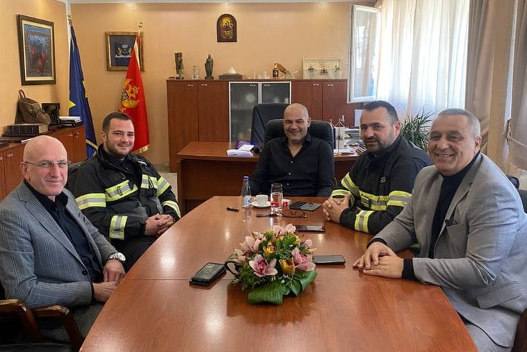 Božović sa Bešovićem i vatrogascima: Značajan doprinos misiji spašavanja u Turskoj