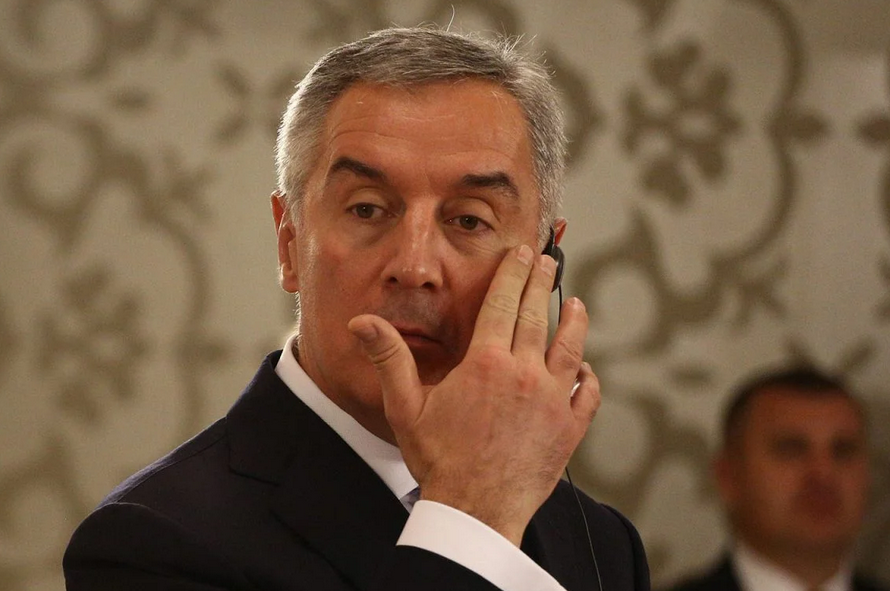 AKO UJEDIN(IT)E LIDERSKU MOĆ I SNAGU SVOJIH BIRAČA, DIKTATOR PADA!