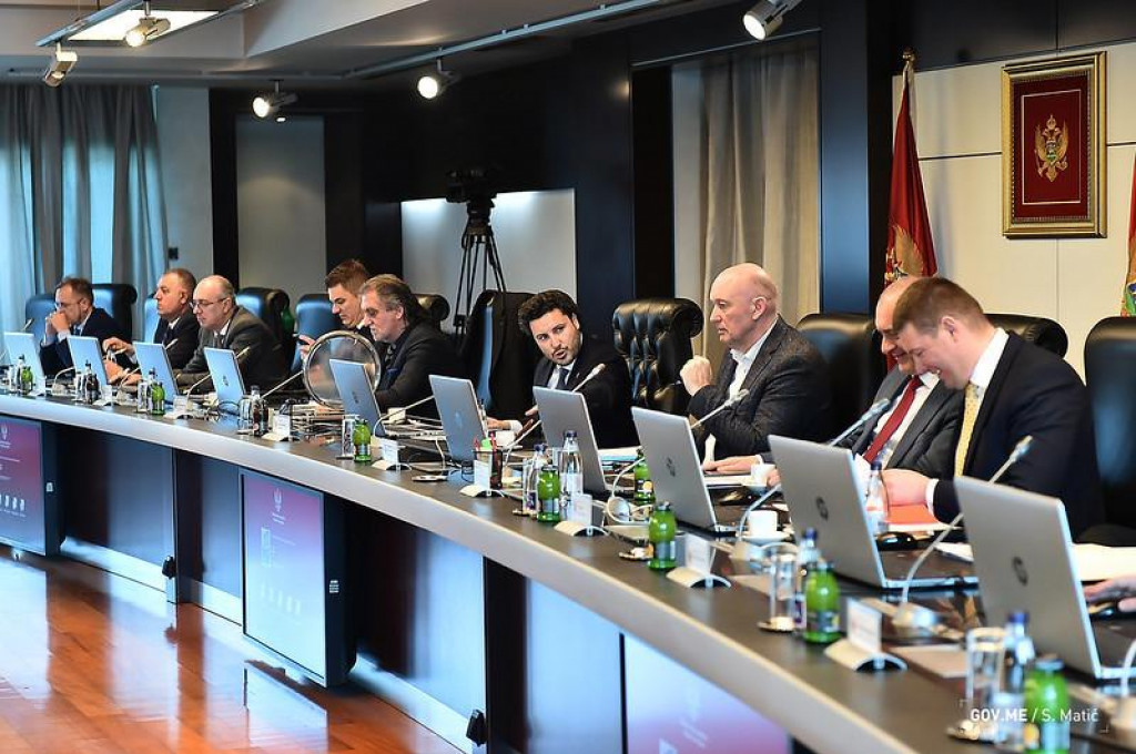 Vlada: Van snage zaključak kojim je trajekt Kamenari – Lepetane dat na upravljanje kompaniji „Pomorski saobraćaj“.