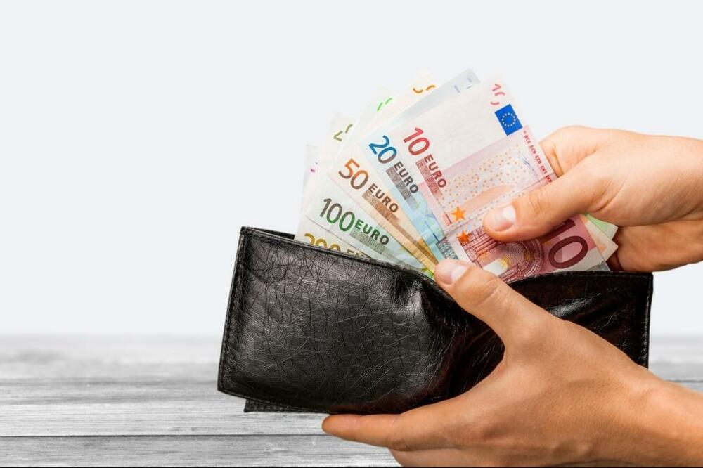 5 PRAVILA koje morate ispoštovati kako bi se NOVAC što duže zadržavao kod vas