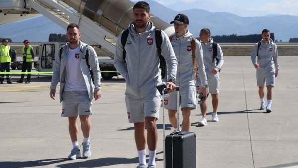Komitama zasmetao doček srpskih fudbalera u Crnoj Gori (VIDEO)