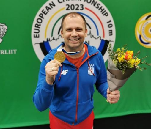 Mikecu evropsko zlato i olimpijska viza