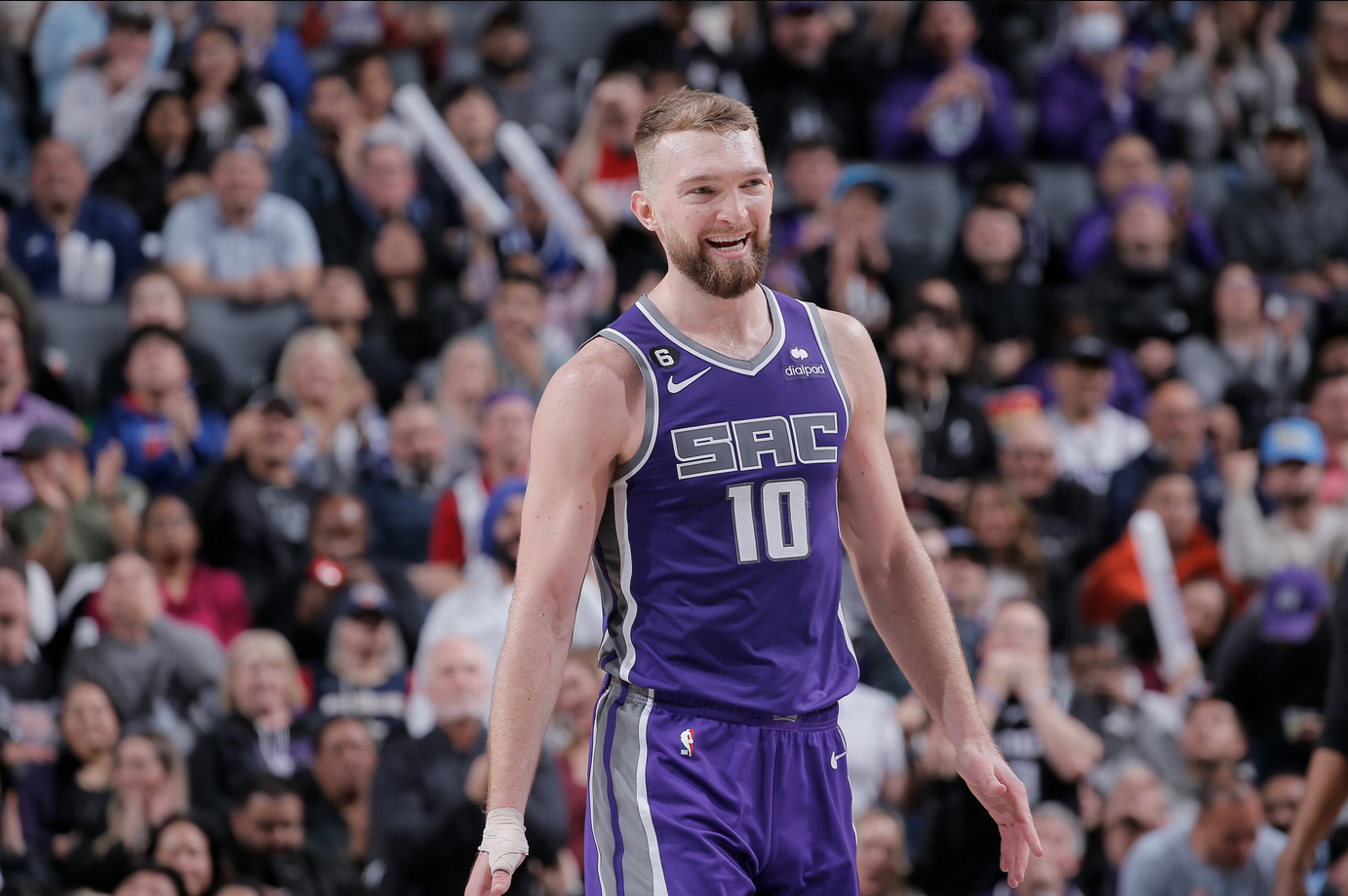 Sabonis rame uz rame sa Čebrlenom