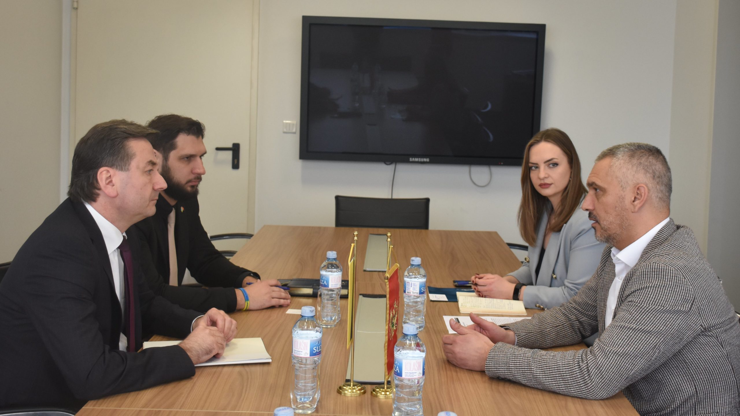 Ukrajinski ambasador u društvu simpatizera nacističkog Azova traži od Brđanina dodatnu zaštitu za Ukrajince u Crnoj Gori