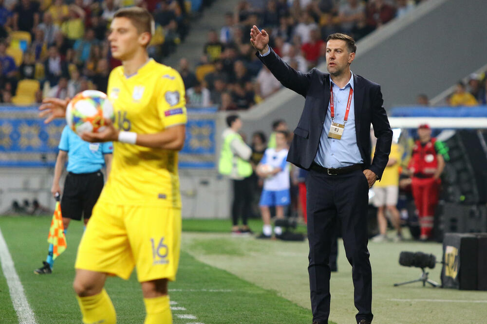 Krstajić: Crna Gora tradicionalno jaka ekipa, ali možemo da im se suprostavimo, makar igrali ružno