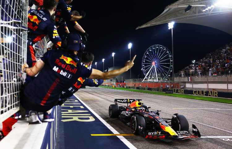 Formula 1 vraća staro pravilo: Zabranjeno penjanje na zaštitnu odbranu