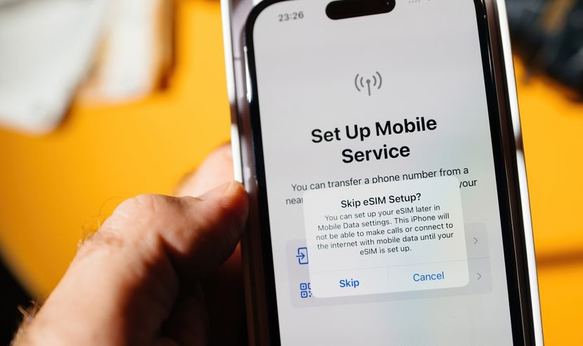 Apple će verovatno nuditi iPhone 15 isključivo u eSIM varijanti u Evropi