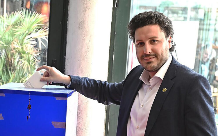 Premijer Abazović glasao u Ulcinju