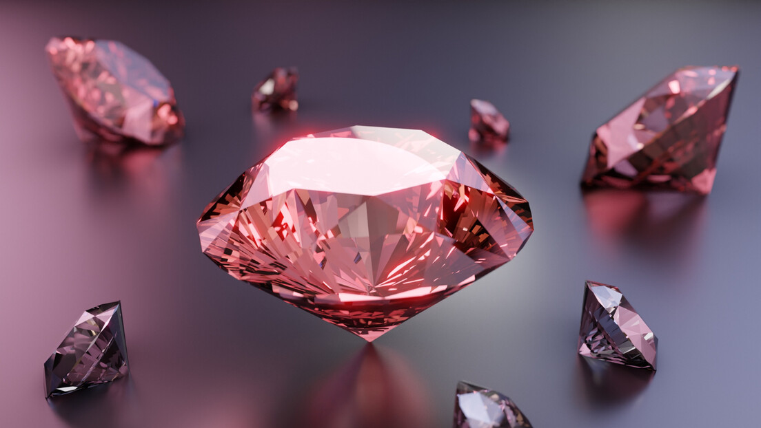 Neobičan pink dijamant uskoro na aukciji – vrijednost 35 miliona dolara