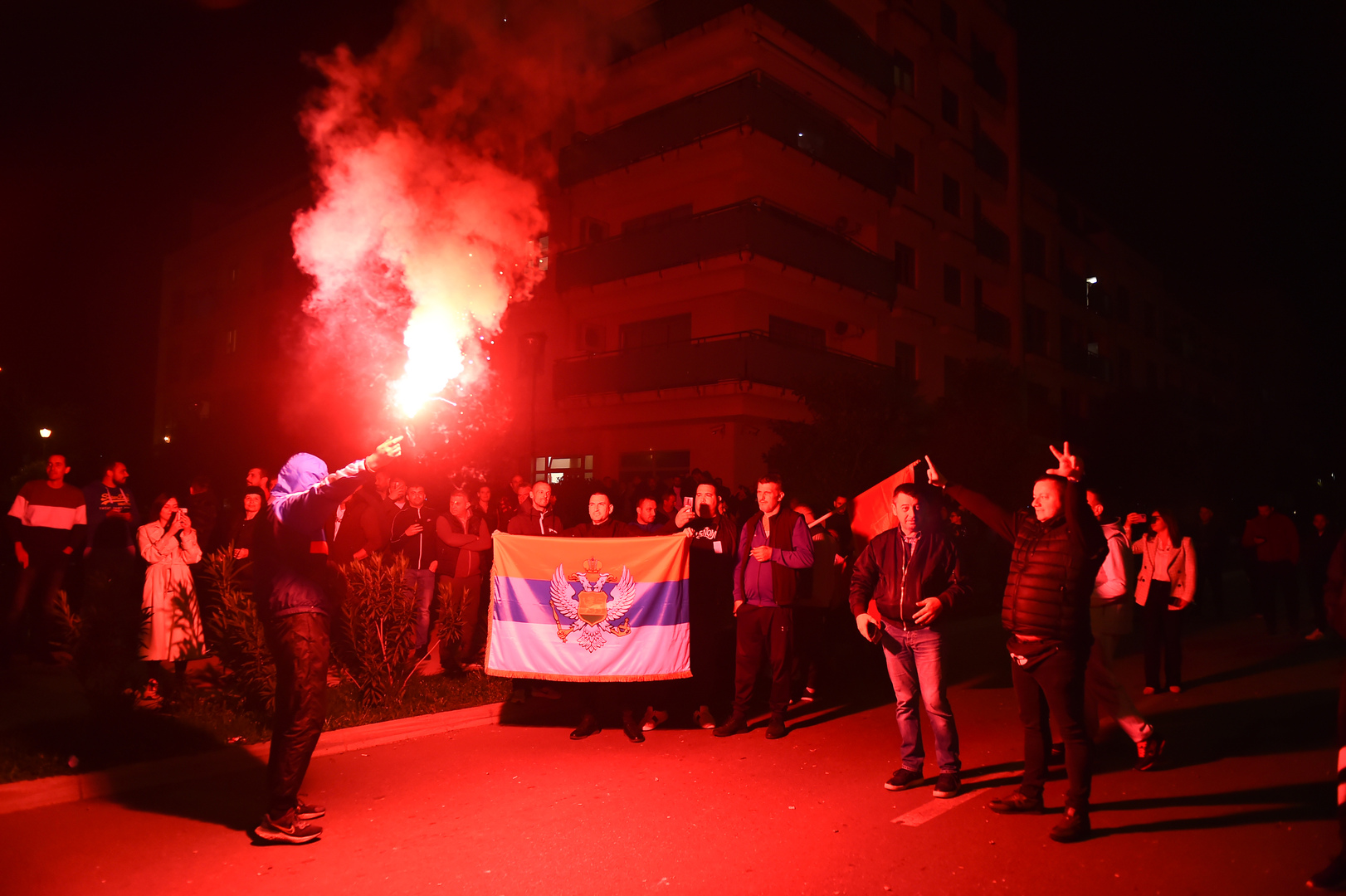 Čije su naše srpske zastave (i čiji su naši Crnogorci)