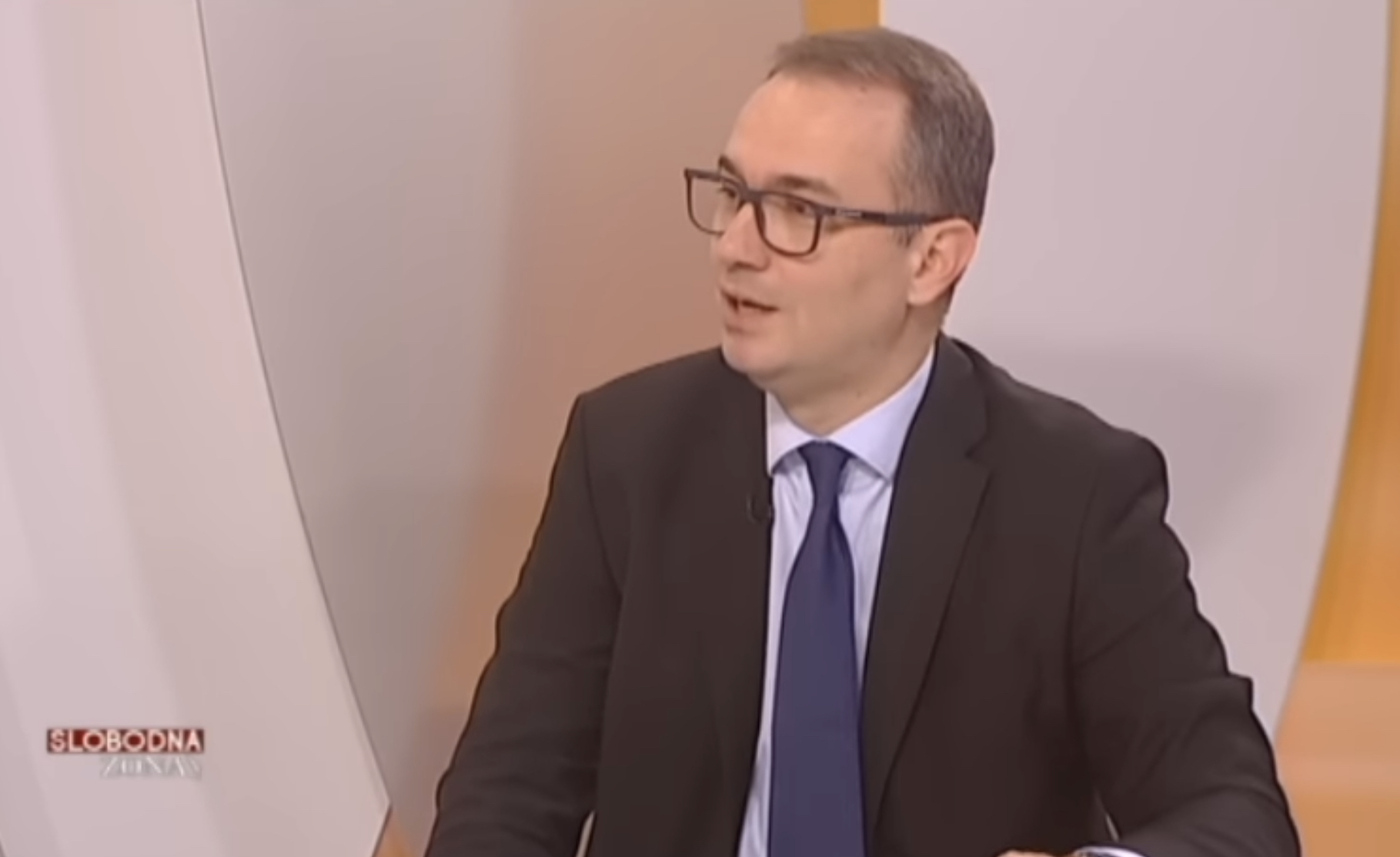 Advokat Jovanović tvrdi: Mila Božovića terete da je dio klana koji ga je hapsio i proganjao i da je sa njima kupovao glasove za DPS! Ko u to vjeruje ima problem sa zdravim razumom!