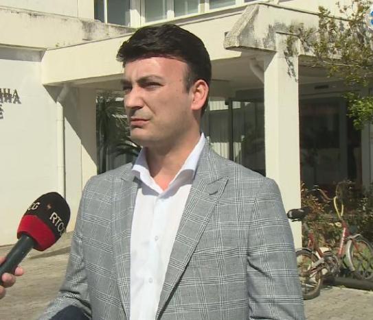 Božovića nema ko da zamijeni, radnici Opštine bez plata