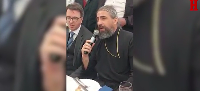 Vladika Metodije i ambasador  Rusije u Crnoj Gori pjevaju „Kaćušu“