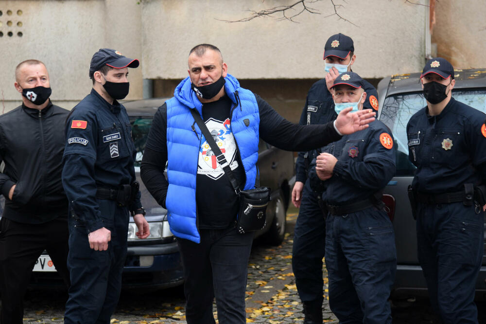 Barska policija traga za Stojanom Sekulovićem zbog prijetnji i još nekoliko lica zbog ulaska u opštinske prostorije u Baru