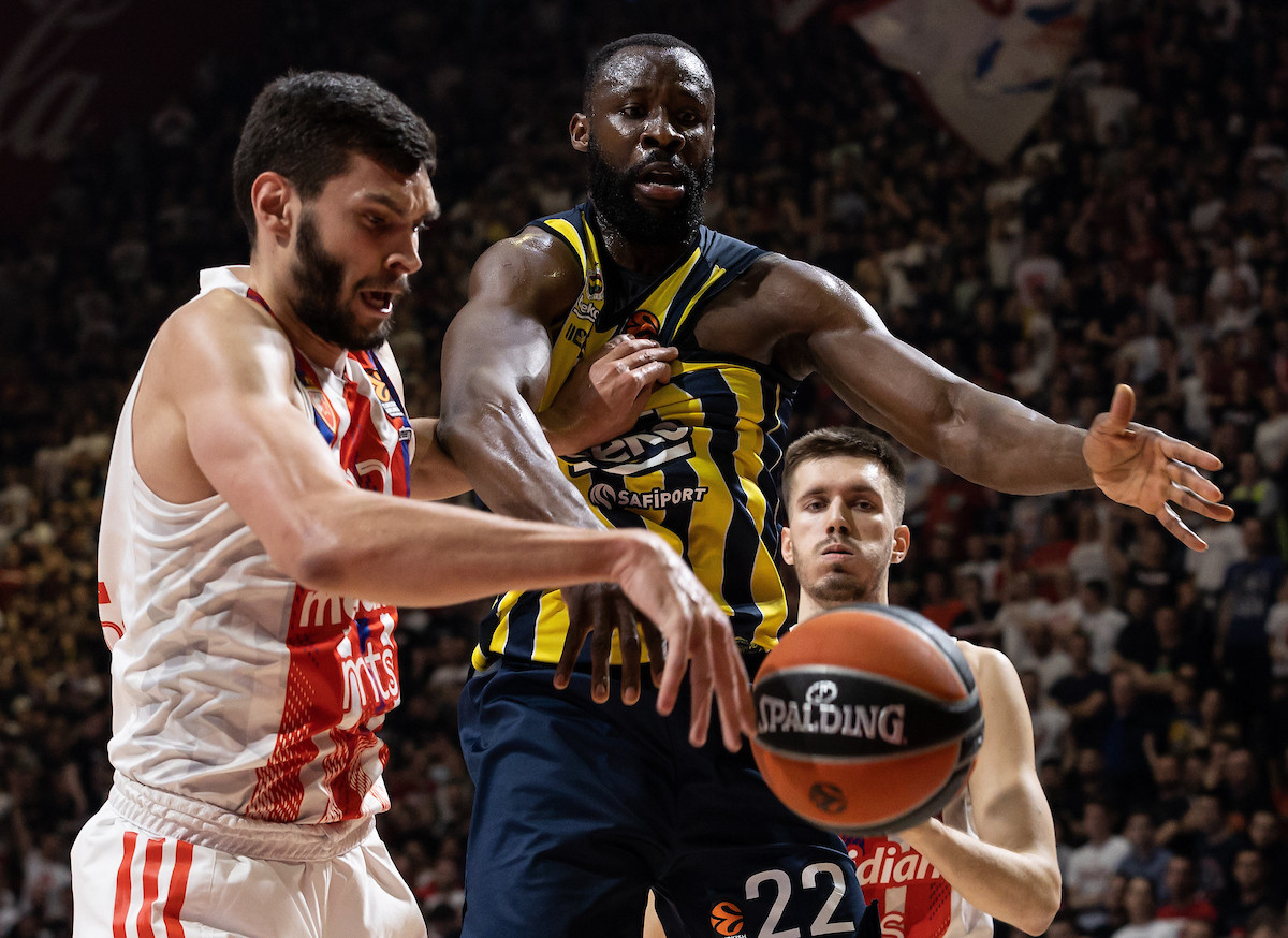 Zvezda pomogla Partizanu: Fenerbahče nakon produžetka pao u dvorani „Aleksandar Nikolić“!