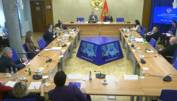 Usvojena rješenja o prestanku naknada funkcionerima