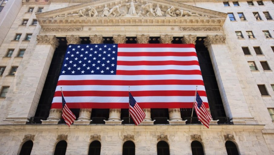 Da li je američki haos dekadencija ili plan?