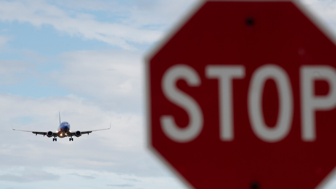 avion-i-znak-stop