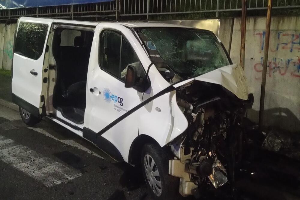 Udes u Podgorici: Vozač van životne opasnosti, oštećen kombi EPCG