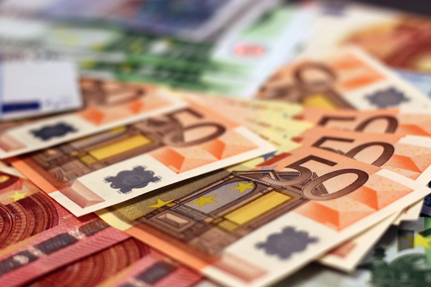 Prosječna bruto zarada u martu iznosila 781 evro