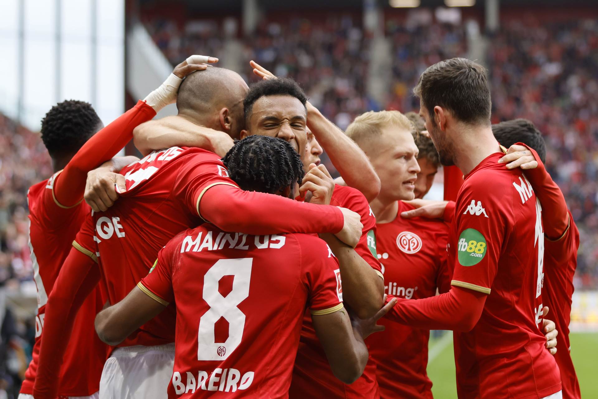 Bundesliga: Bajern posrnuo na gostovanju Majncu, Dortmund ima šansu da preuzme lidersku poziciju