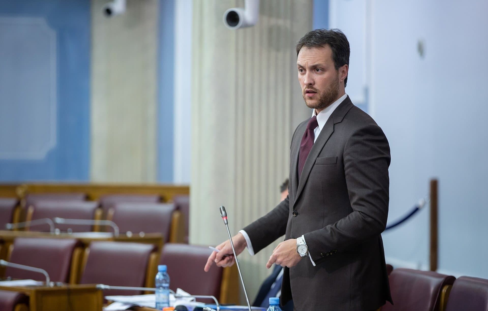 Milačić: Nećemo glasati za ukidanje neradne nedelje