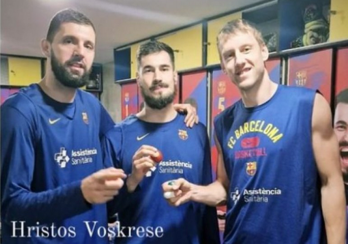Vaskrs obilježen i u svlačionici Barselone: Mirotić, Kalinić i Veseli odmjerili snage u kucanju jajima