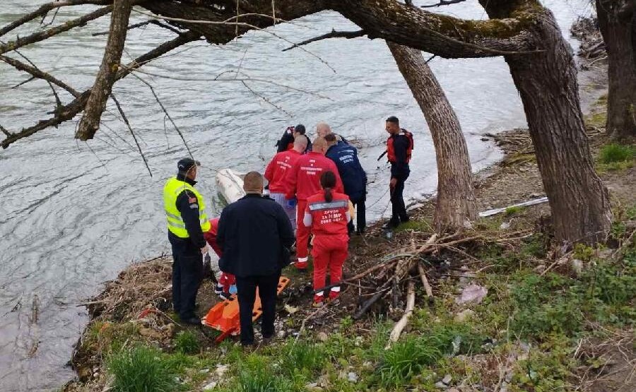 Bijelo Polje: Spašena djevojka koja je skočila u Lim