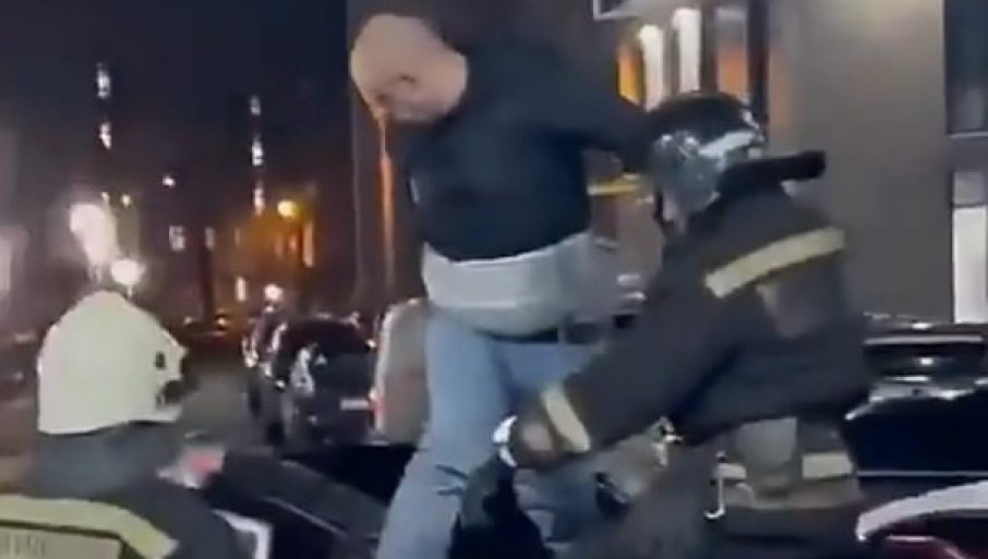 Rusija: Pao sa 19. sprata, ostao živ, pa zapjevao u kolima hitne pomoći