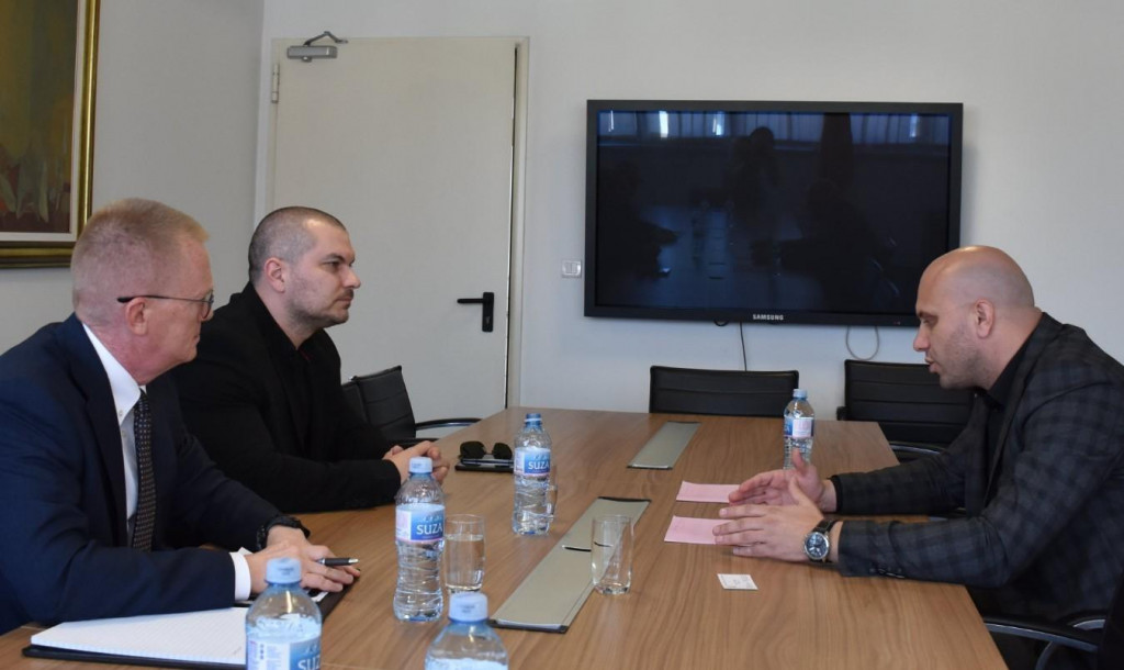 Terzić se sastao sa pravnim atašeom FBI