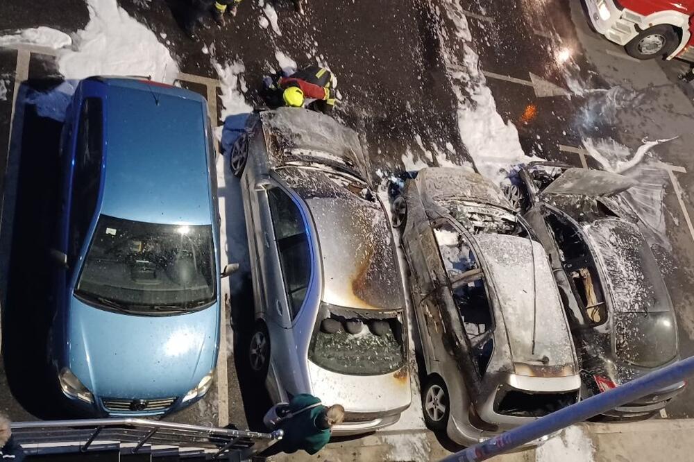 Tri automobila izgorjela u požaru na Bulevaru Vojvode Stanka Radonjića