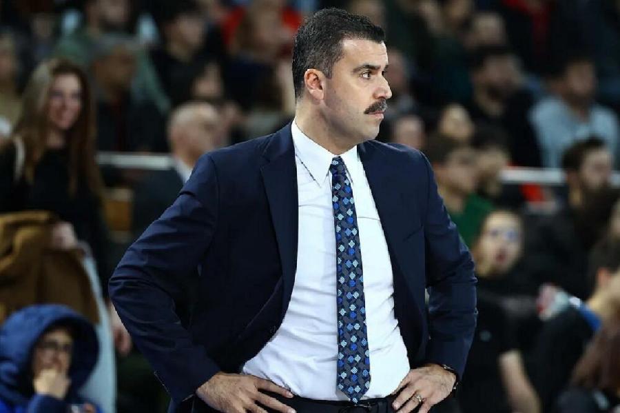 Bivši pomoćni trener Fenera mijenja Atamana u Efesu