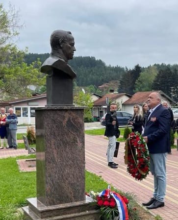 Predsjednik udruženja Veterani položio vijenac u čast Dana pobjede nad nacizmom i fašizmom
