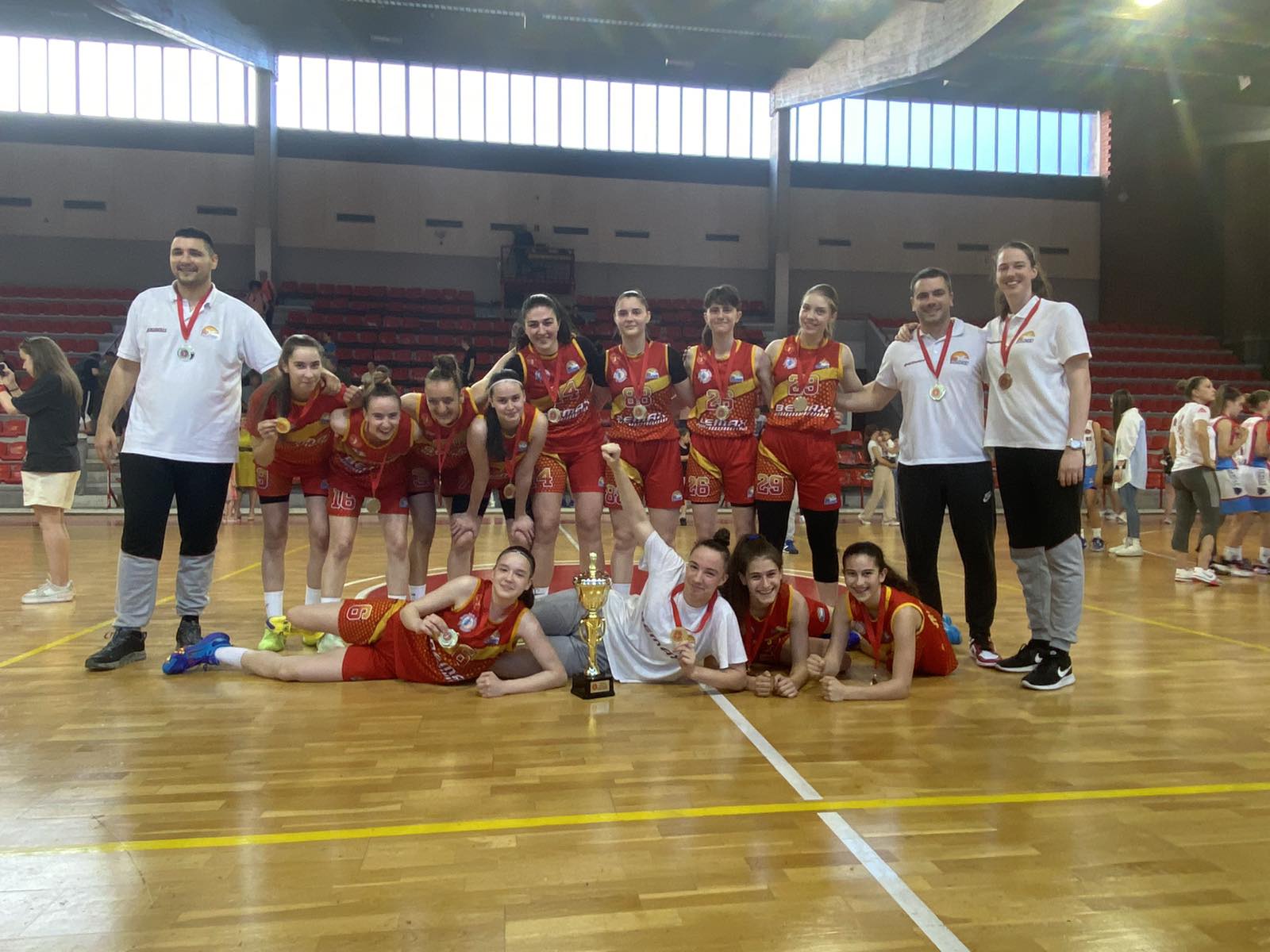 Jelena i Janja predvodile kadetkinje Budućnosti do još jedne titule