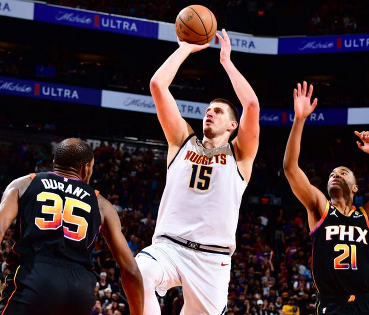 Jokić iz večeri u veče piše NBA istoriju: Denver i Filadelfija blizu finala konferencija