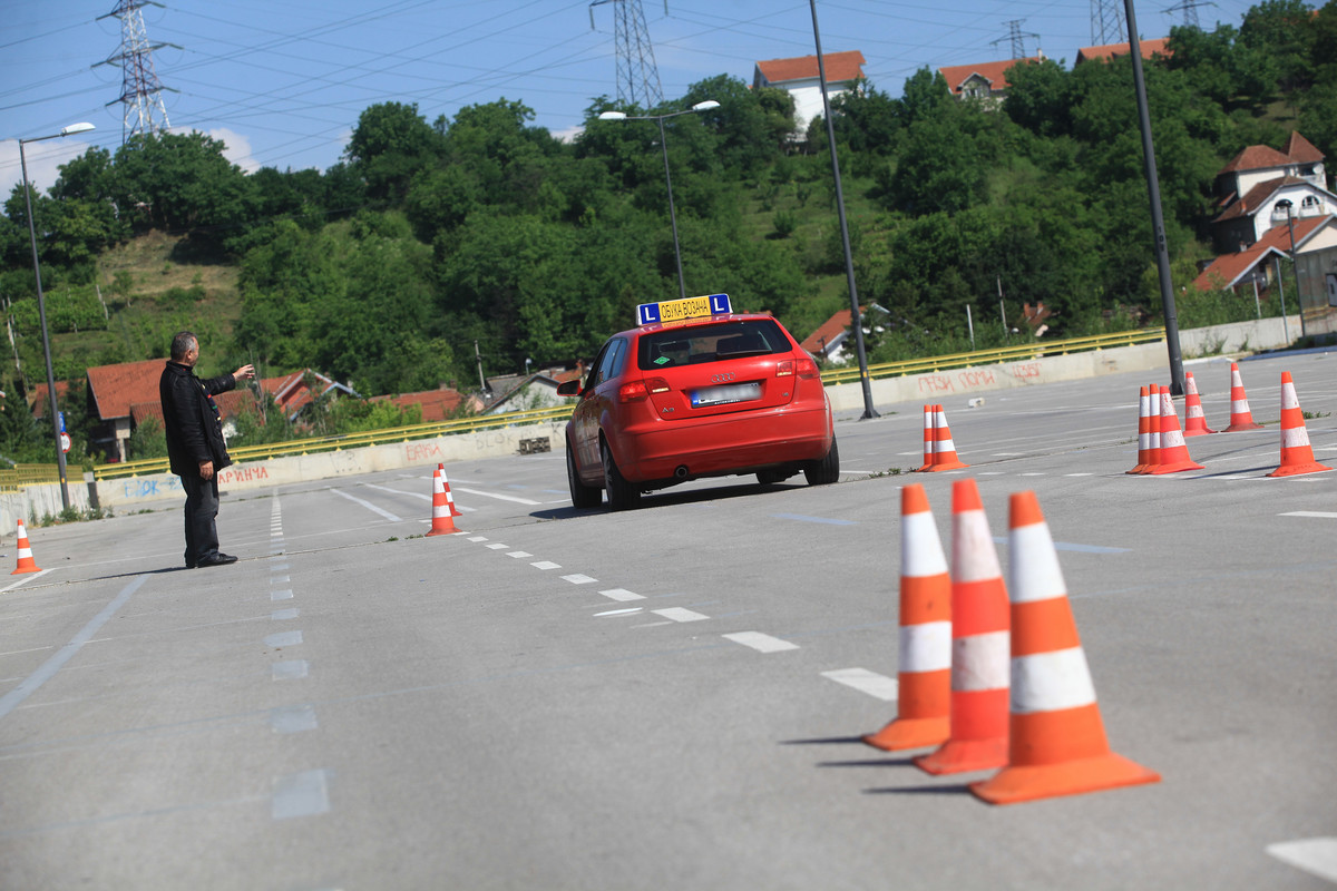 Obustava polaganja najviše pogodila auto-škole