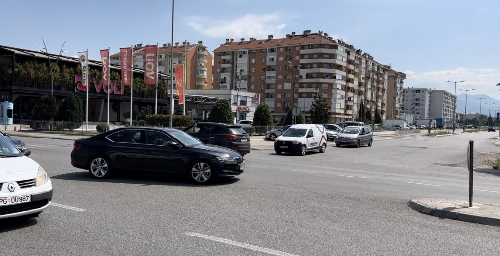 Stručnjaci: Semafor bi smanjio broj udesa na raskrsnici Zmaj Jovine i Ulice Josipa Broza Tita