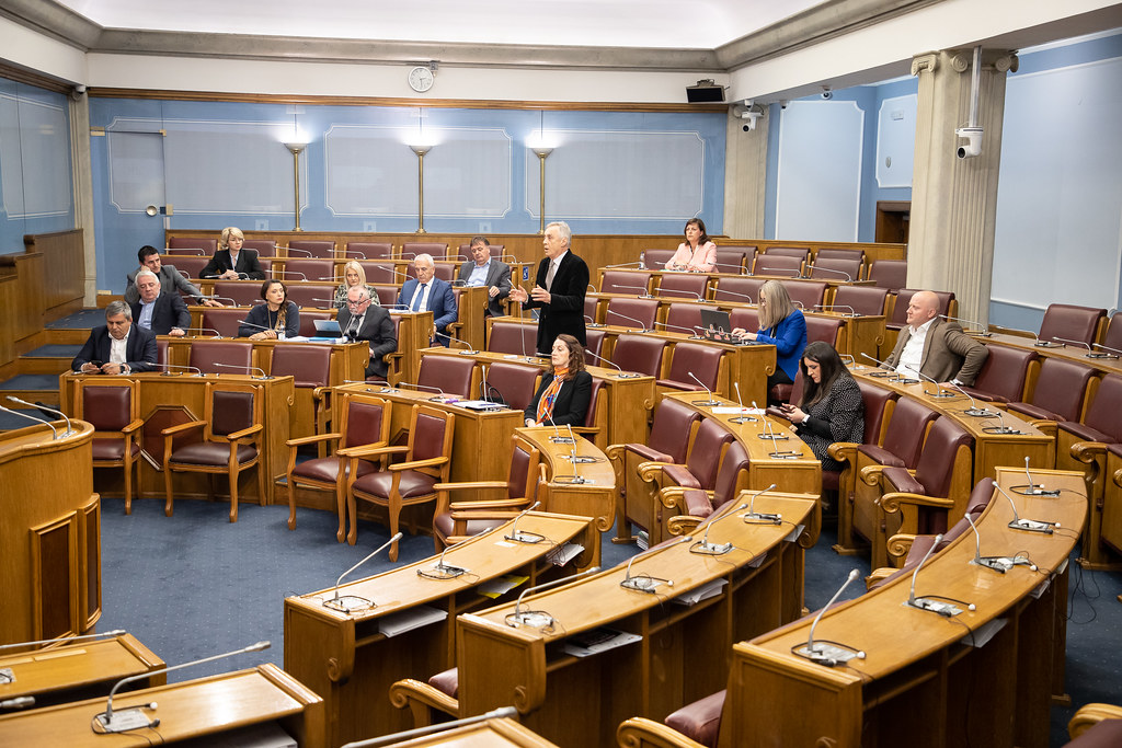 HRA, MANS i UPCG apeluju na Skupštinu: Obustavite usvajanje novih zakona