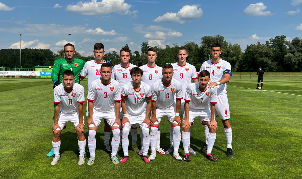 Crnogorski omladinci ispustili Slovence