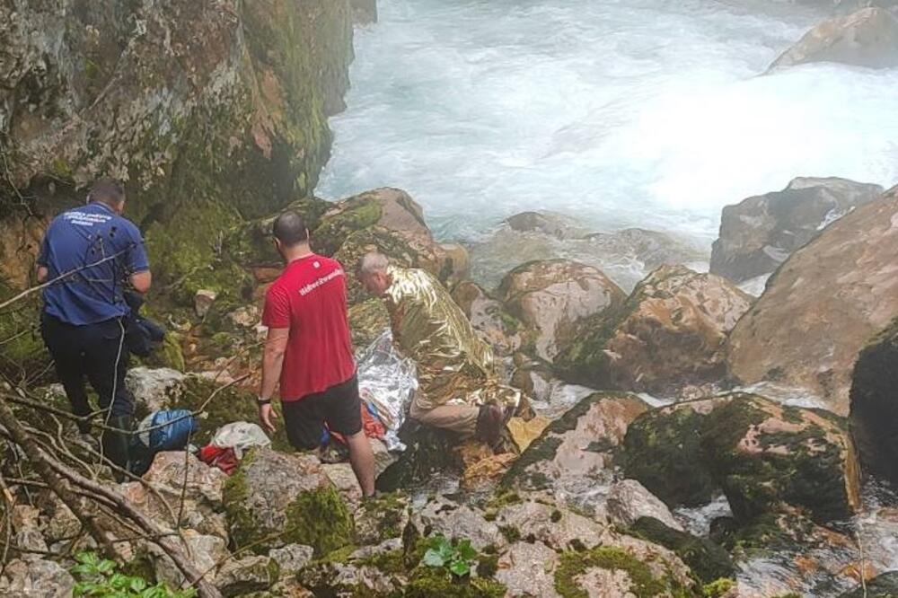 Austrijanka pala niz liticu u kanjonu Mrtvice, hitno prevezena u Urgentni centar u Podgorici
