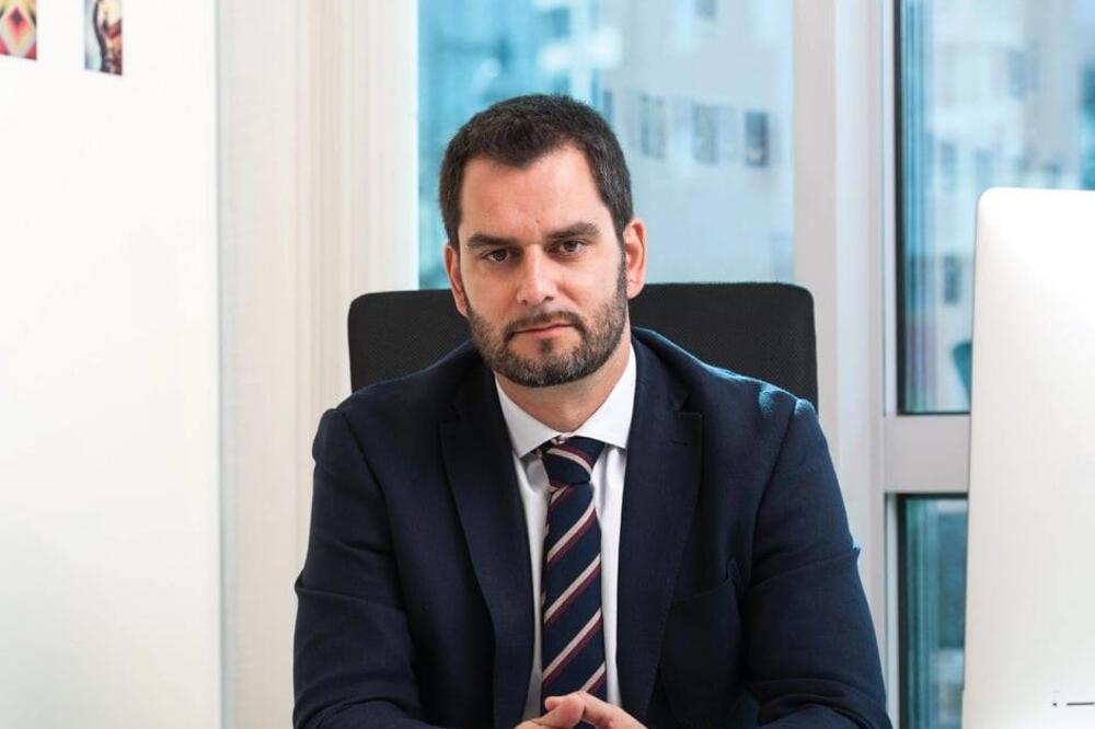 Fidelity consulting ogolio Evropu sad: Nema prosječne plate od 1.000  i penzije od 600 evra; Spajić prevario građane!