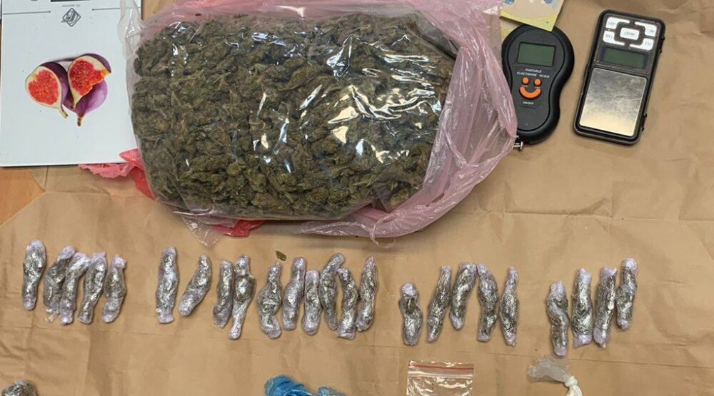Bar: Uhapšen zbog ulične prodaje narkotika; Pronađen kokain, marihuana, skoro 5.000 evra