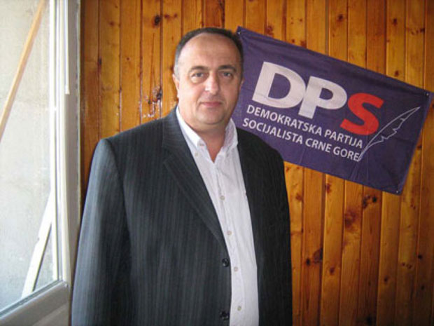 DPS-ov vojnik se vraća u igru: Veselin Vukićević jedini kandidat za direktora OŠ „Dušan Obradović“ na Žabljaku, Ministarstvo prosvjete na potezu!
